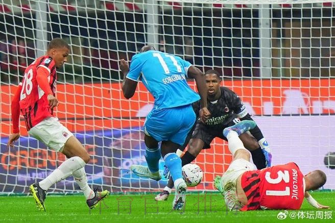 近2个赛季国米对阵那不勒斯/米兰/尤文13次，胜场是0